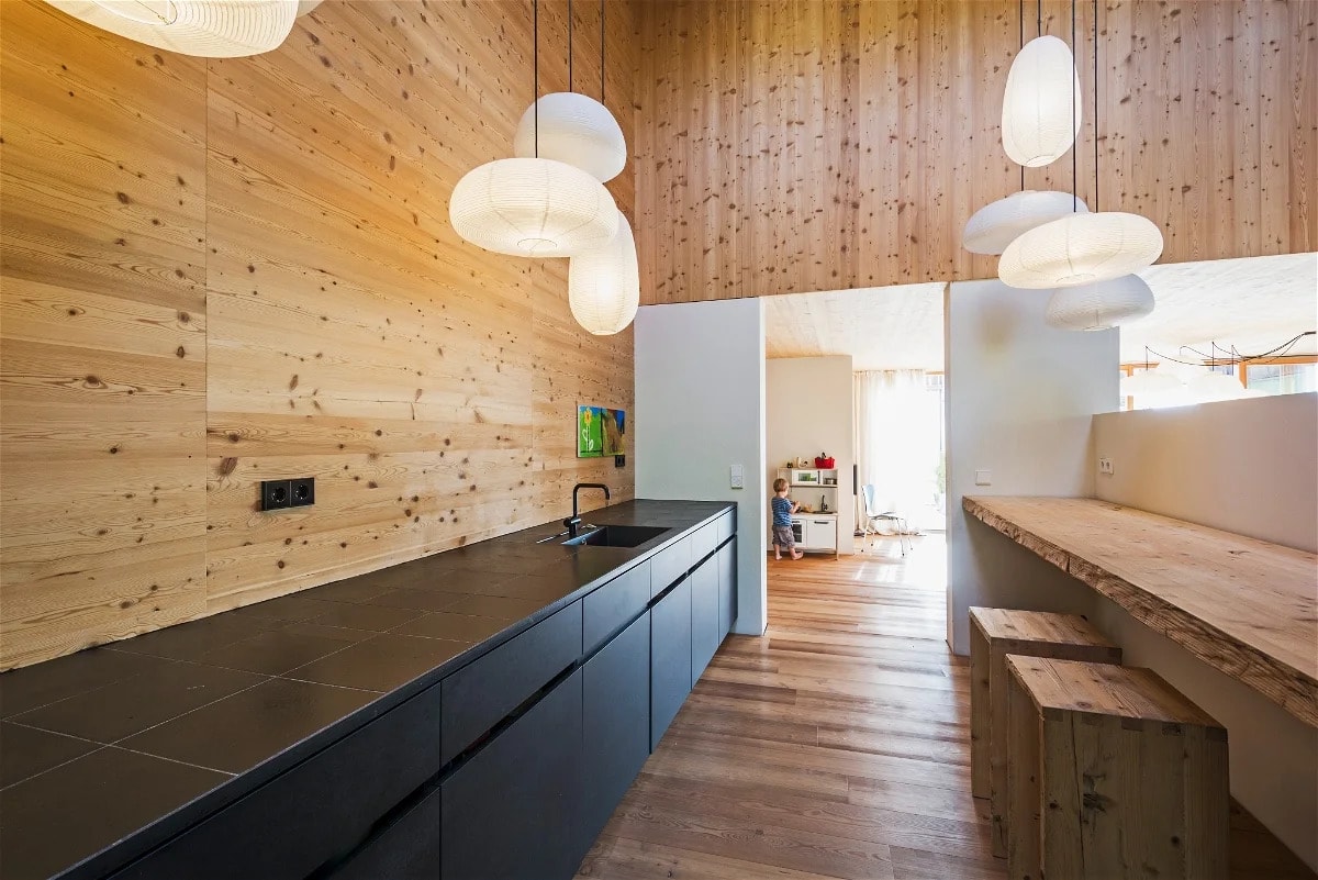 Küche in schwarzer MDF